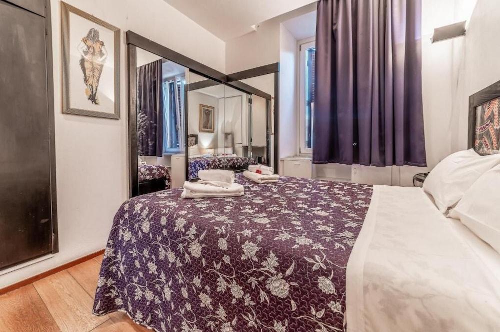 Brigitte Suite - Fontana di Trevi Room Type - Deluxe Apartment