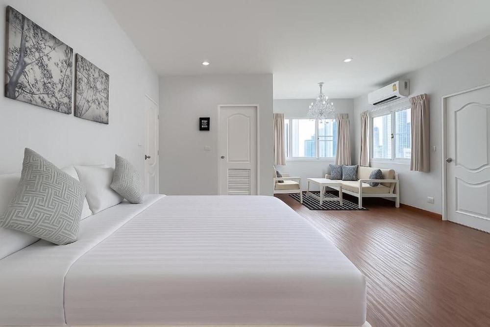 Blissful Heaven BTS Phrom Phong Room Type - One Bedroom Suite - 4th Floor (Eden)