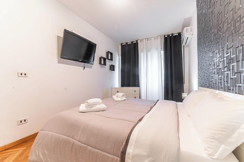 Desiré Flat - Vatican City - Metro Cipro Room Type - Deluxe Condo