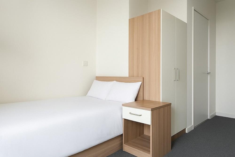 Destiny Student - Moonraker Room Type - Basic Double Room
