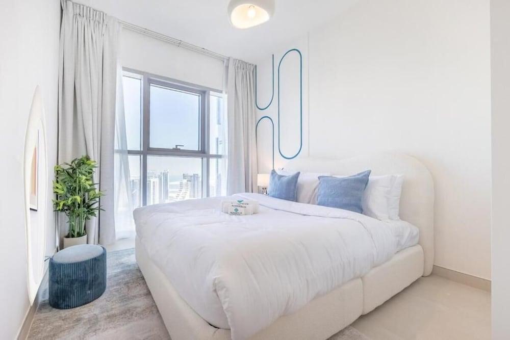 Bloomfields 2BR in Radiant Boulevard-Reem