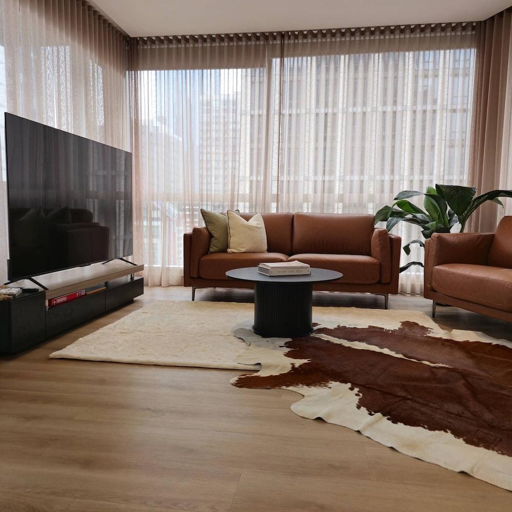 Deluxe 2BR apt Excellent Location Cityviews & Pool - Tap to explore photos