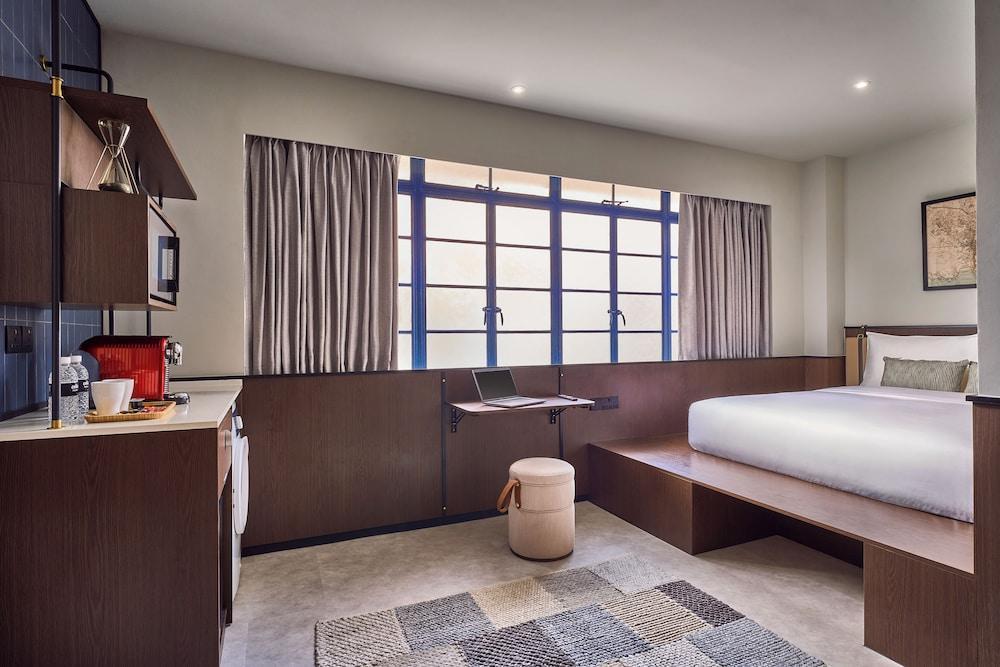 Coliwoo Hotel Kampong Glam Room Type - Kampong Glam Suite