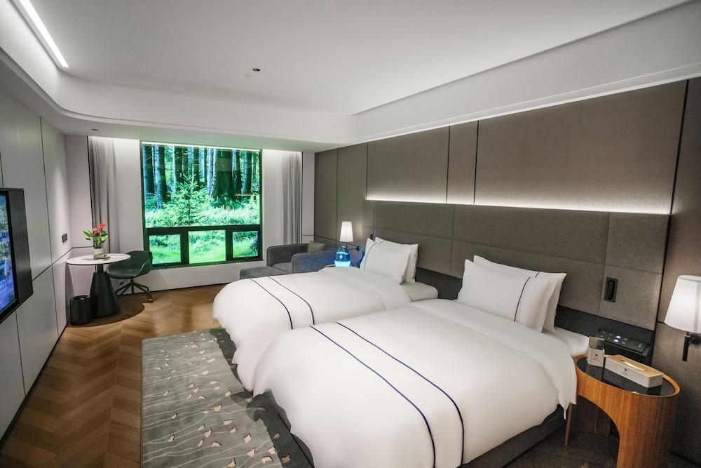 Value Comfort Hotel Guangzhou Room Type - Signature Twin Room