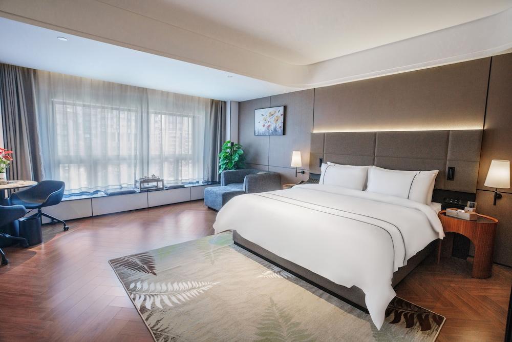 Value Comfort Hotel Guangzhou Room Type - Executive Room, 1 Queen Bed, City View