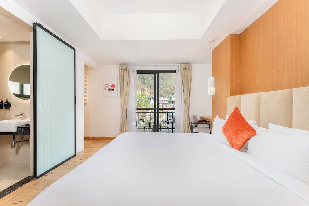 Atithi Suites Room Type - Deluxe Suite