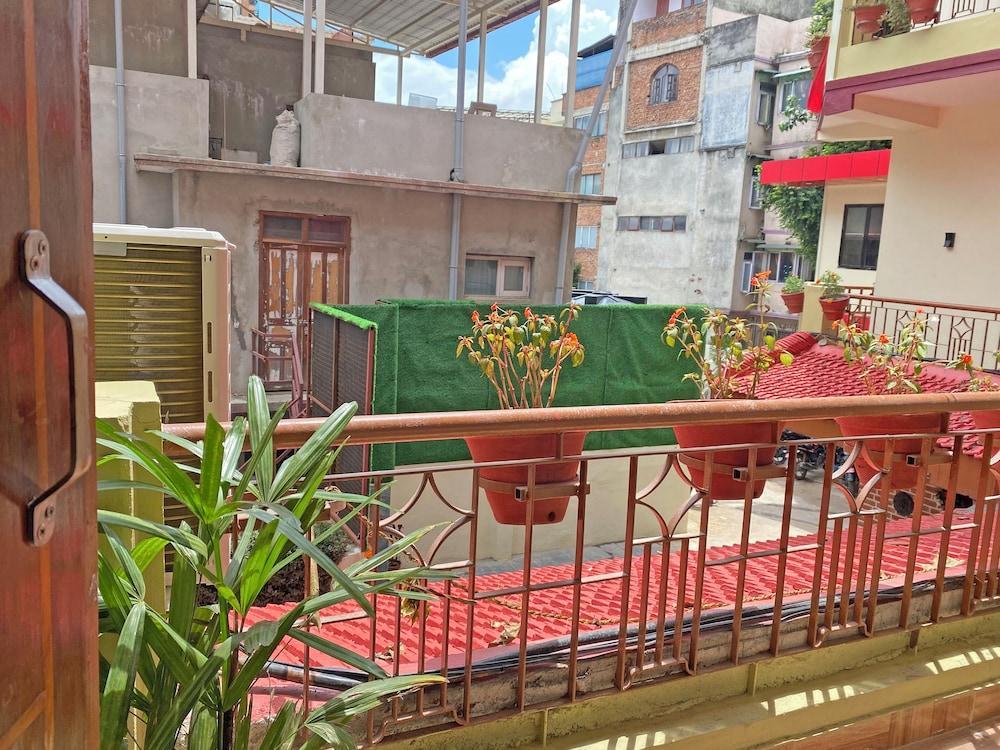 Hotel Insta Room Type - Deluxe Double Room, City View