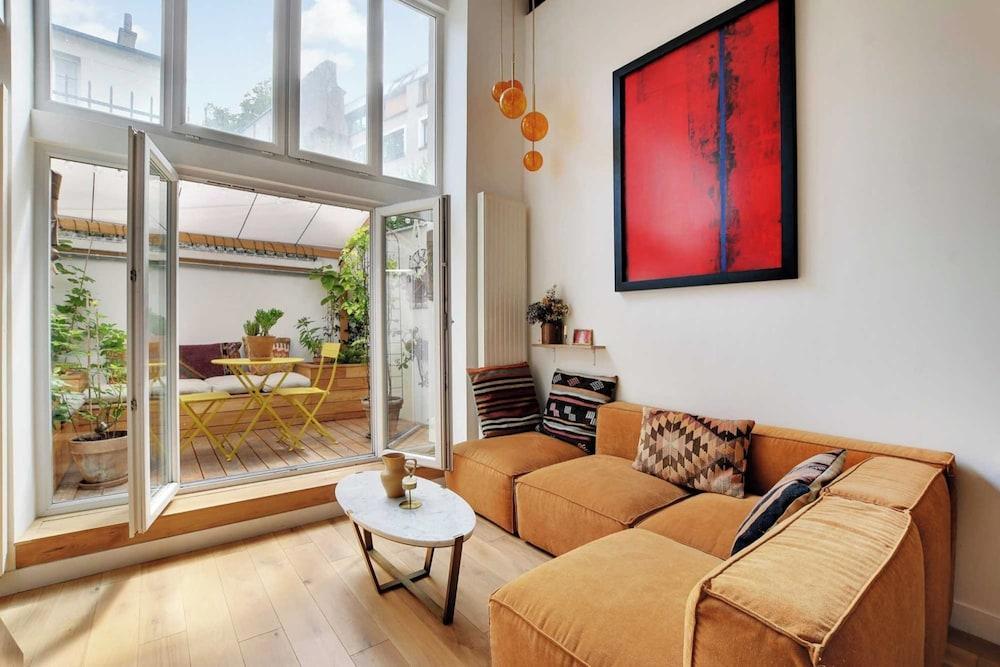 Beautiful Duplex 1br/2p - Belleville - Tap to explore photos