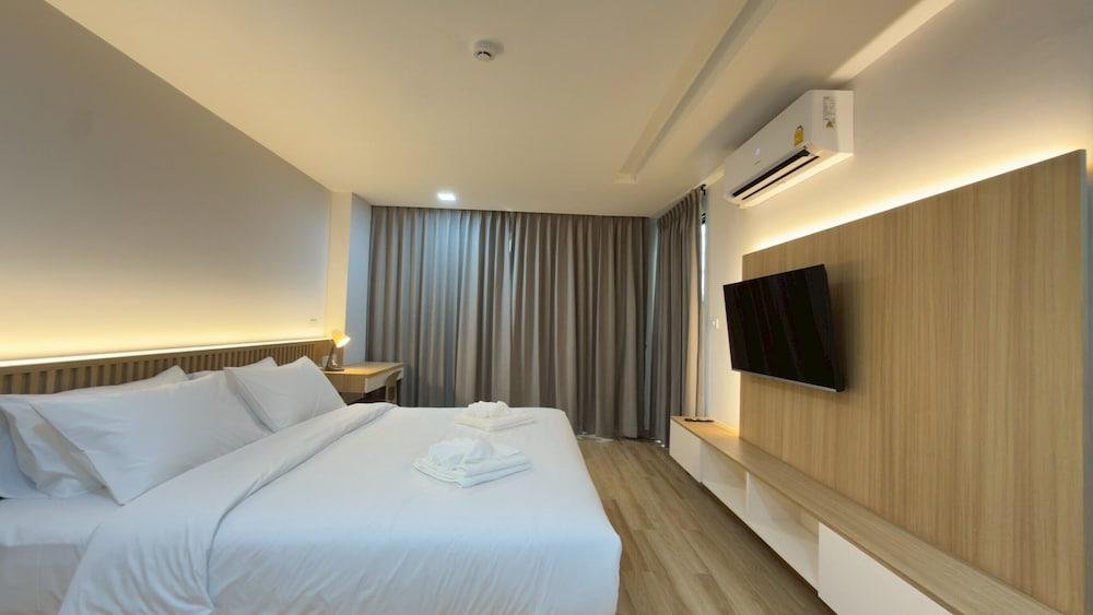 Armass Residence Room Type - Superior Double Room