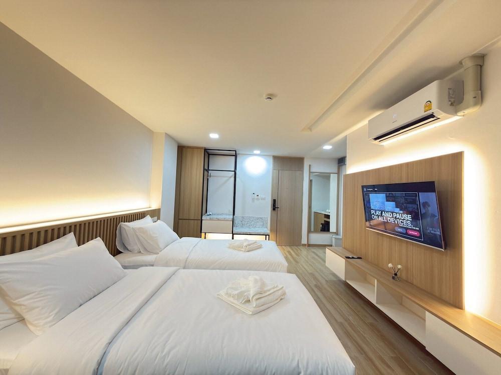 Armass Residence Room Type - Superior Twin Room