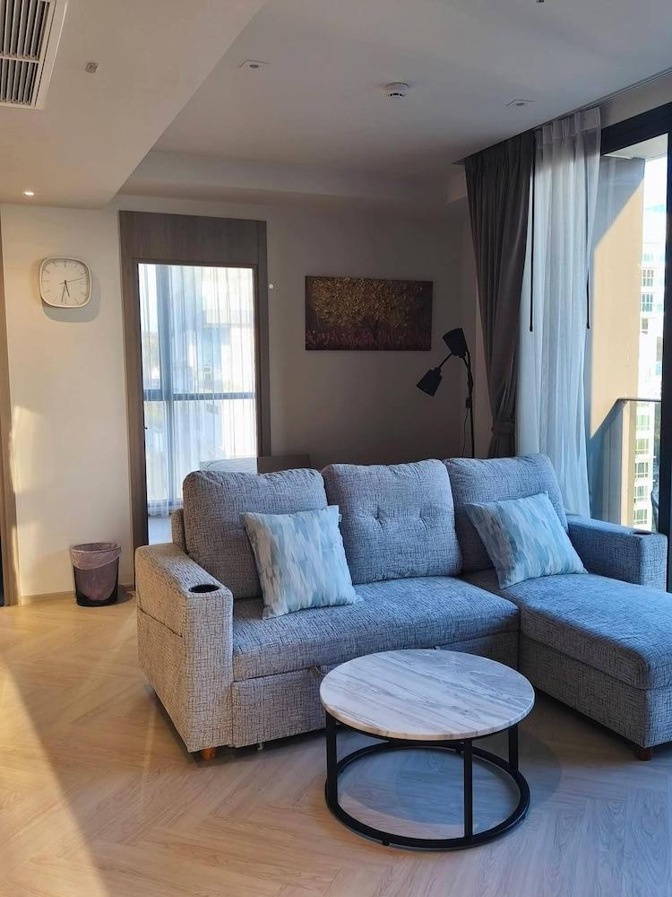 2 Bed Room Sea View Luxury Unit - Beachfront Unit - Tap to explore photos