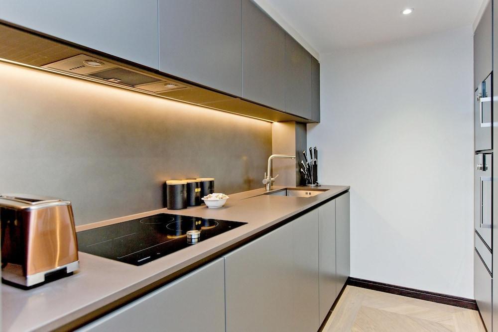 2-bed Superior Apt 207 - Tap to explore photos