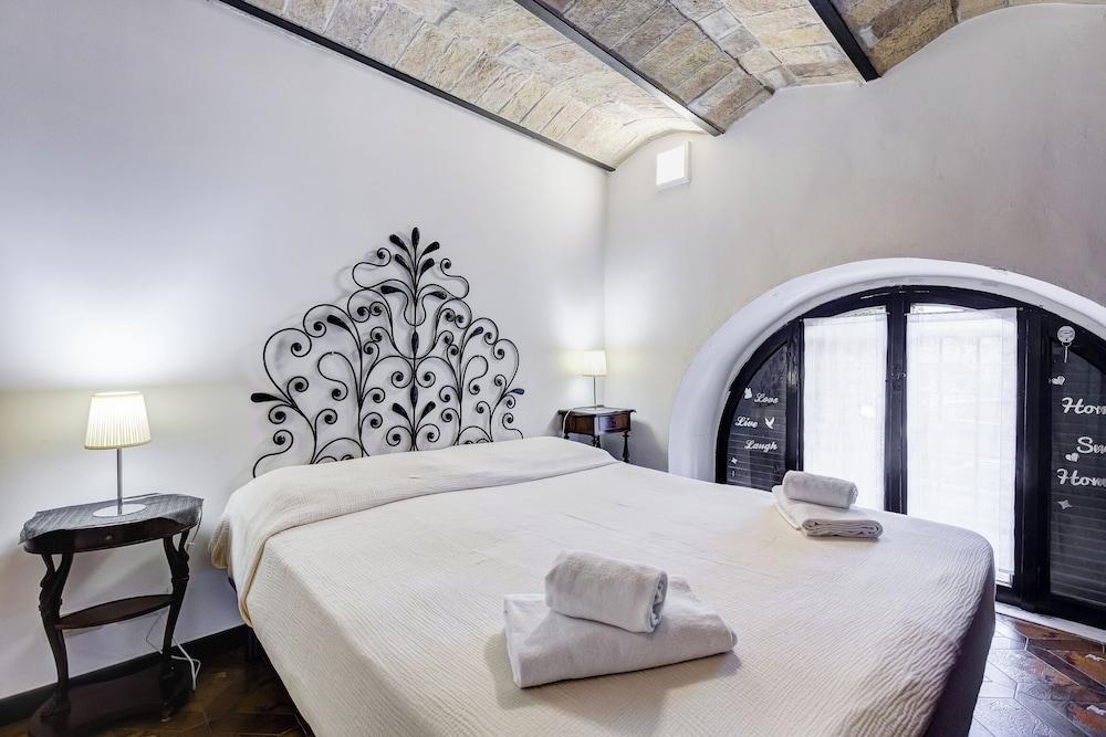 Charming Apt with Garden and Park