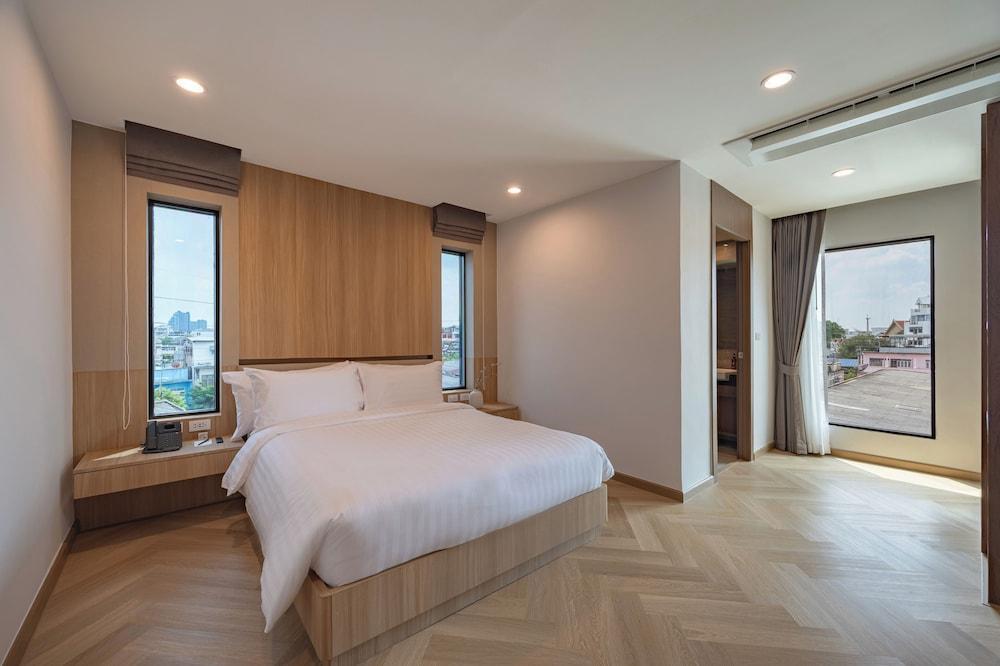 Adelphi Itsaraphap Room Type - Deluxe Room, City View