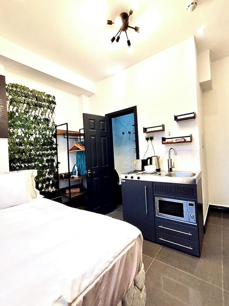 BPR Private Hot-tubs and rooms - Tap to explore photos