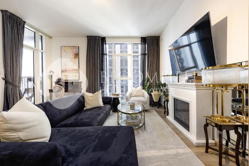 Bloomfields Stylish 1BR The Bridges - Tap to explore photos