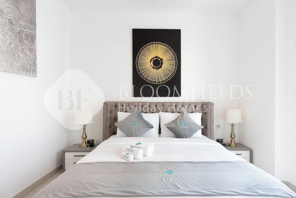 Bloomfields Premium 2BR in Parkside - Tap to explore photos