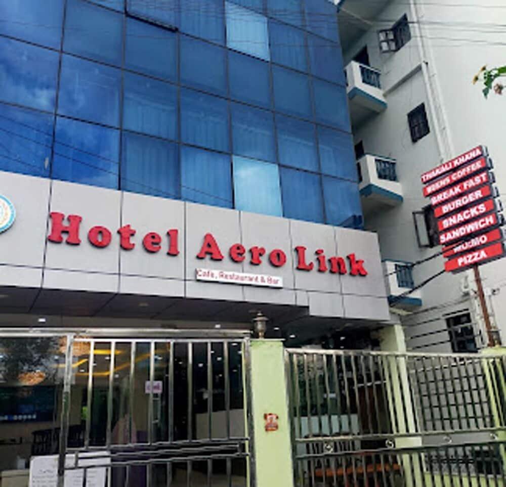 Hotel Aerolink - Tap to explore photos