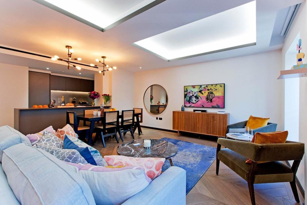 2-bed Superior Apt 415 - Tap to explore photos