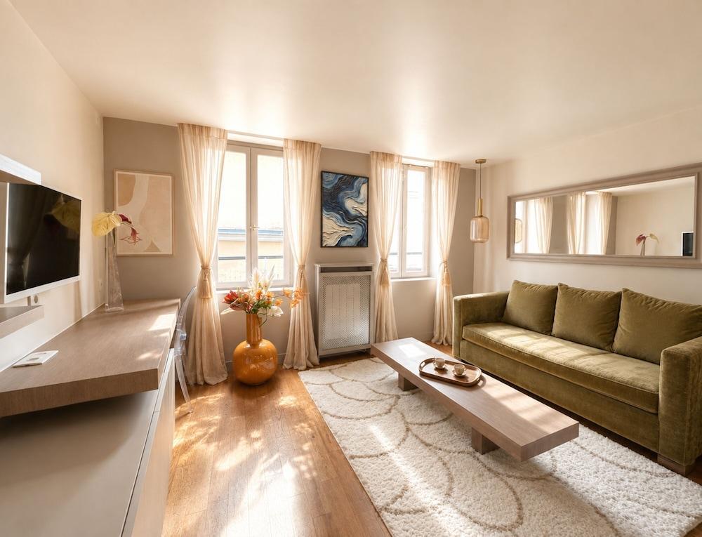 1532 Mouffetard Room Type - Deluxe Apartment, City View