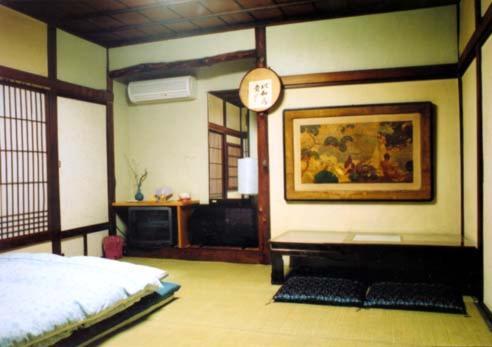 Tama Ryokan - Tap to explore photos