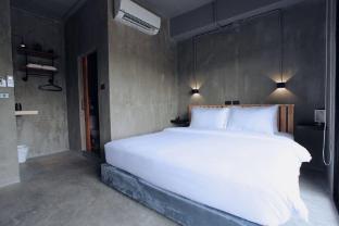 The Loft 30 ( Phatthanakan ) Room Type - Standard Double