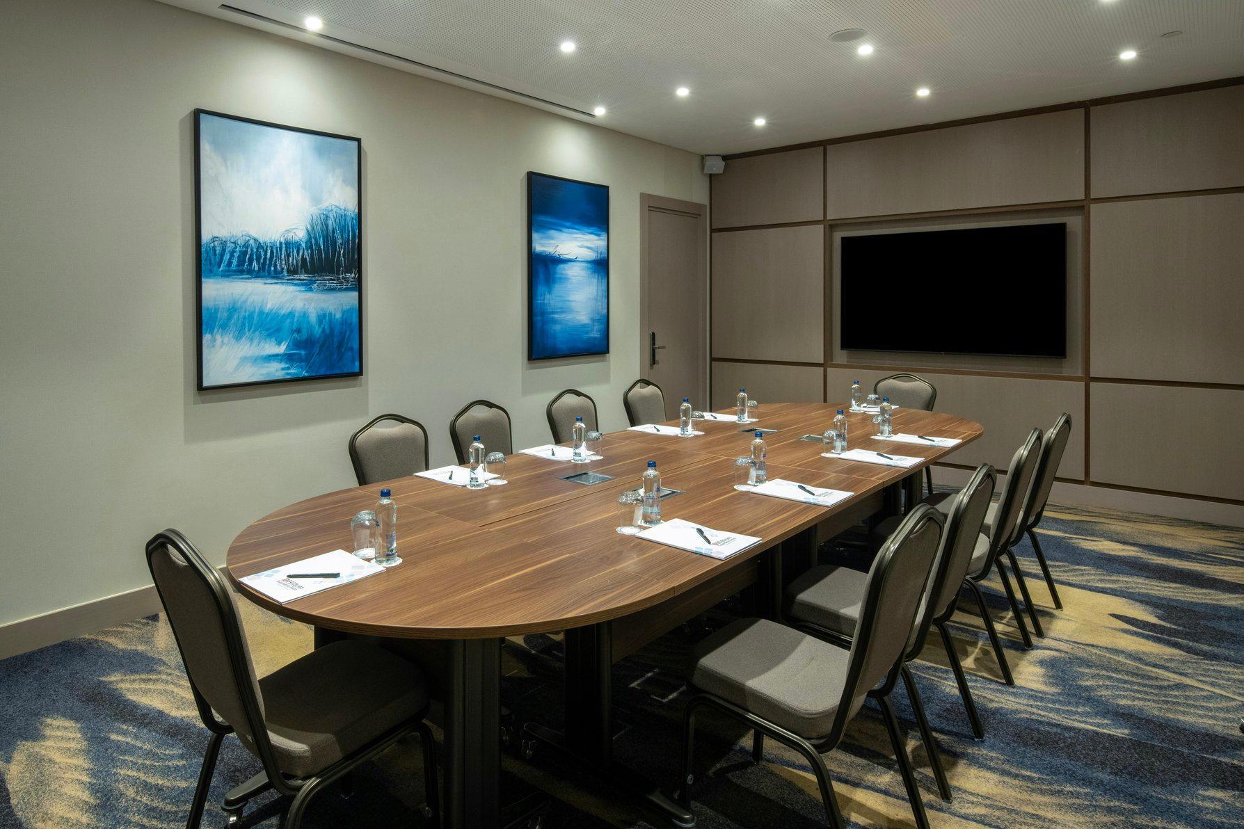Hilton Garden Inn Istanbul Pendik - Tap to explore photos
