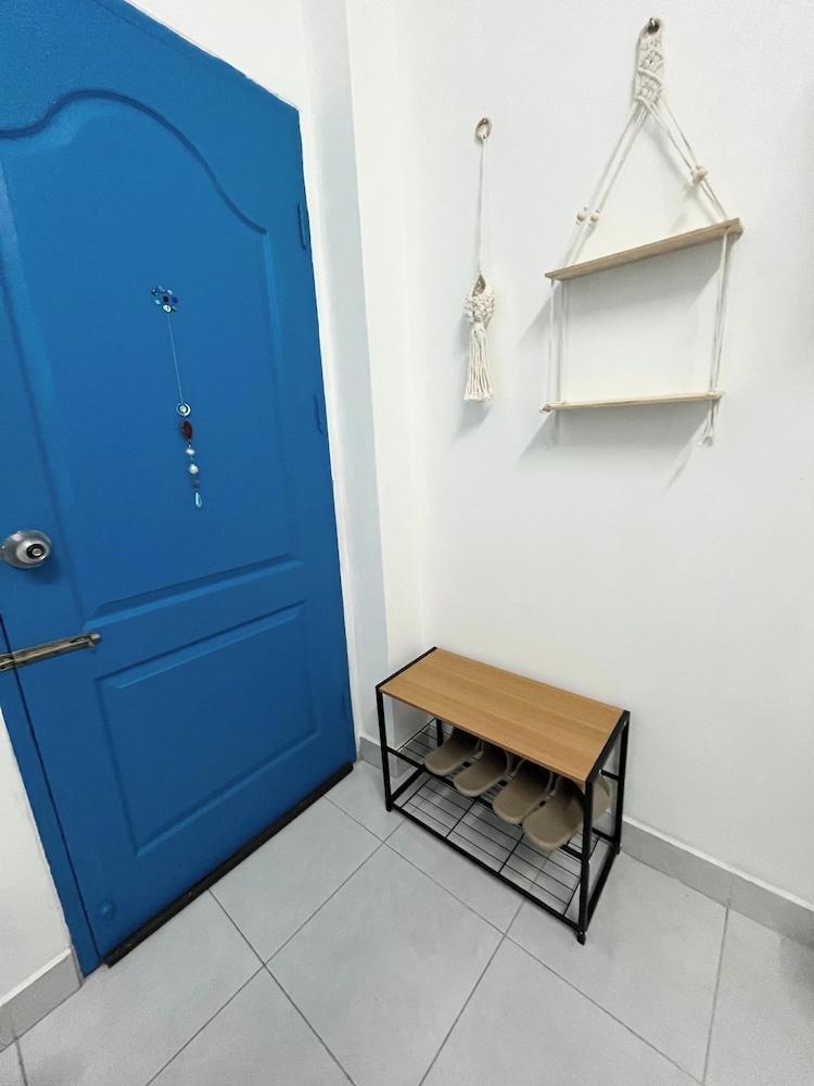 107 Budget Room Utilities Balcony in Ratchada - Tap to explore photos