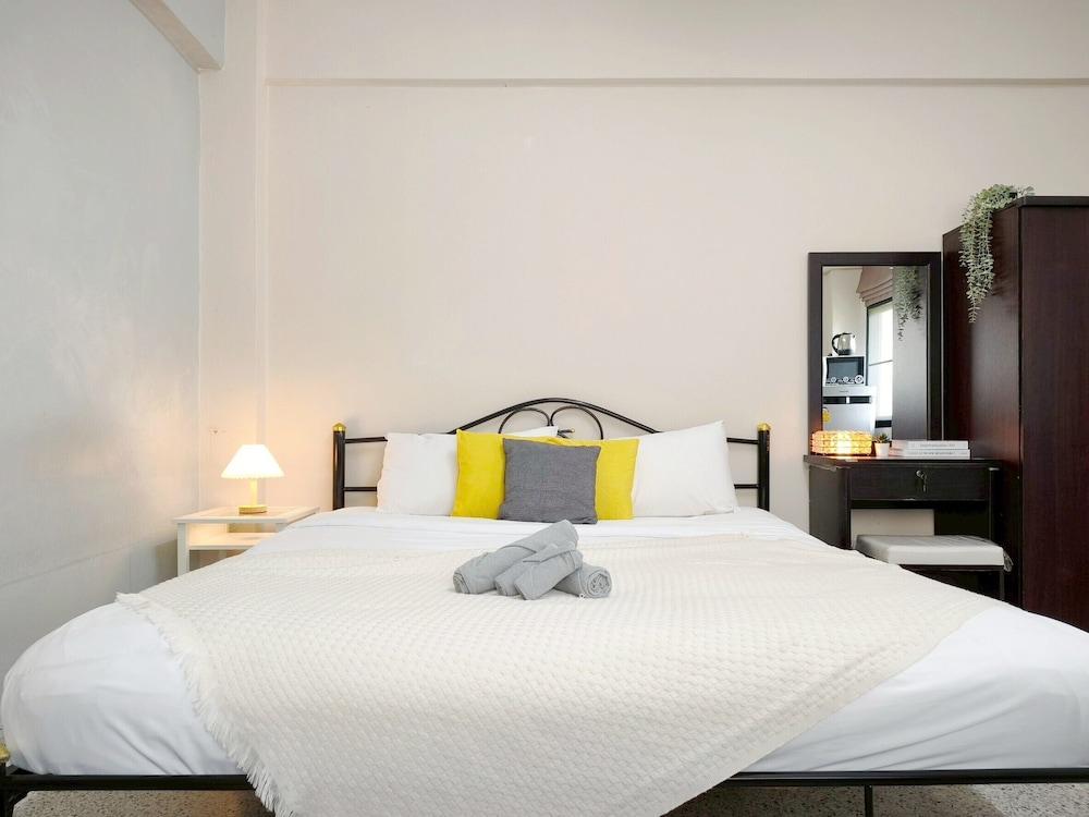 Xin Hotel at Udomsuk 29 Room Type - Standard Room (1 window)