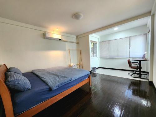 200m to MRT Private 3BR Home for 8