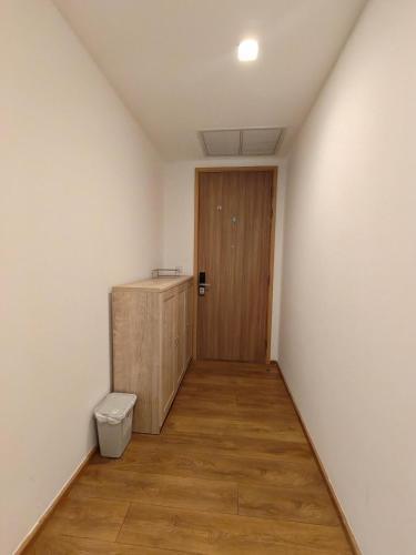 Luxury 2BR 2BA - 5 mins Walk to Emsphere Mall - Tap to explore photos