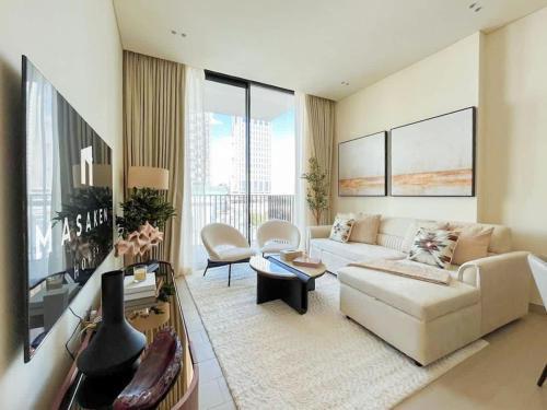 Warm Modern 1BR Haven with Balcony & Free Parking - Tap to explore photos