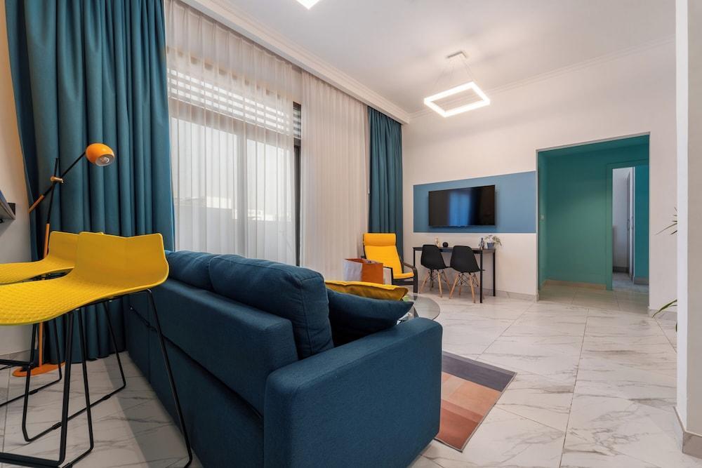 izzzi life Mint Holiday Home Apartments - Tap to explore photos
