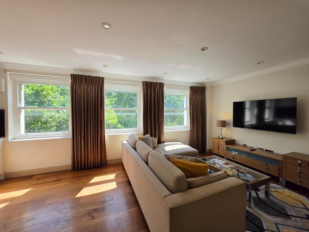Claverley Court Room Type - Executive Apartment, One Bedroom