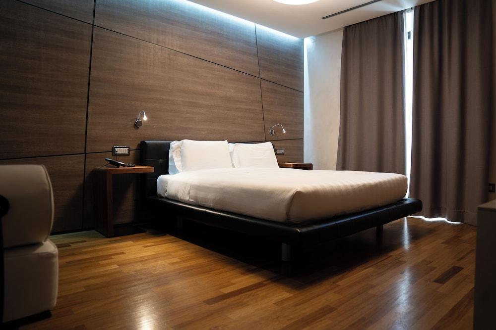 Divina Luxury Hotel Room Type - Deluxe Double Room