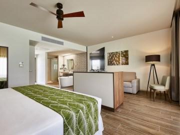 Hotel Riu Atoll - Tap to explore photos