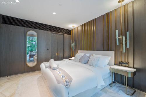 FIVE Palm-Private Pool and Garden-Luxury Suite - Tap to explore photos