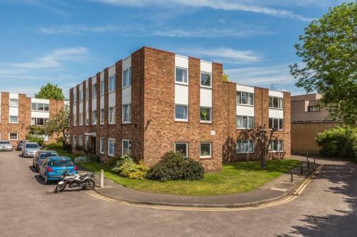Quiet & family 2 beds flat in W6
