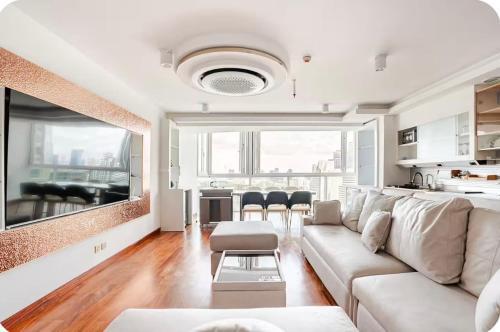 Bangkok central world Lumphini Lang suan Room Type - Two-Bedroom Deluxe Apartment with Balcony