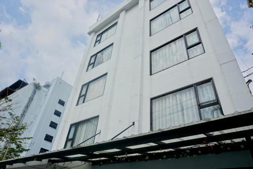 Silom Soi 3 Hash Dormitory Hostel - Tap to explore photos