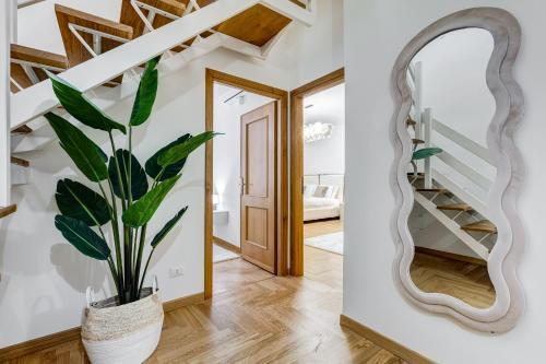 Spanish & Trevi Luxury flat 200mq and 2 Terrace - Tap to explore photos