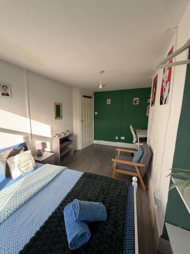2Bedroom Budget Friendly Apartment - Tap to explore photos