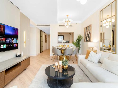 Kensington - Cosy Burj View Flat - Dubai Mall link! - Tap to explore photos