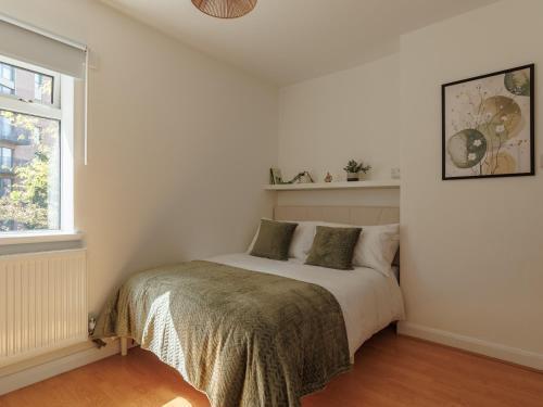 Cosy 3 bedroom Flat at Wembley Stadium - Tap to explore photos