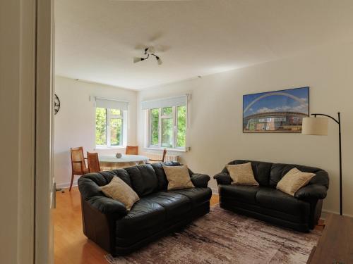 Cosy 3 bedroom Flat at Wembley Stadium - Tap to explore photos
