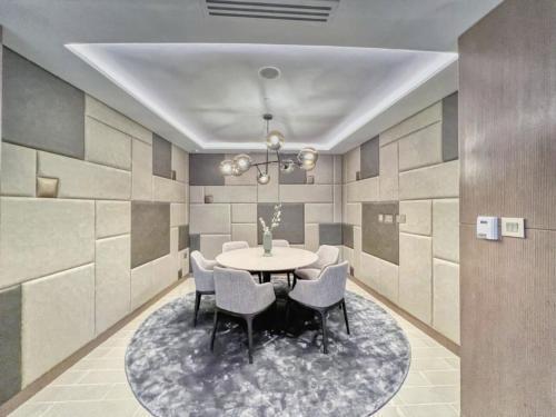 Burj Vista One-Bedroom with Burj Khalifa View - Tap to explore photos