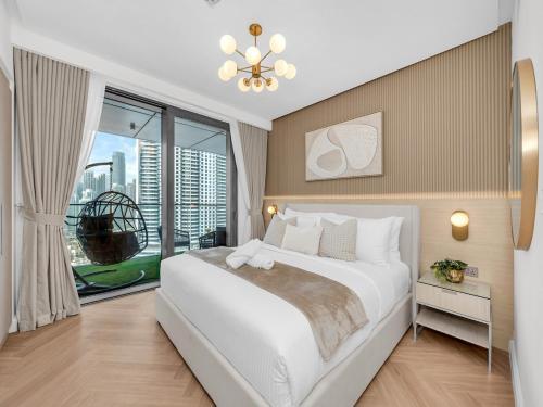 Kensington - Iconic Burj View 2BR Dubai Mall Link - Tap to explore photos
