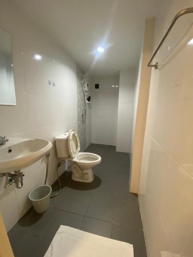 PN Apartment At Udomsuk 47 - Tap to explore photos