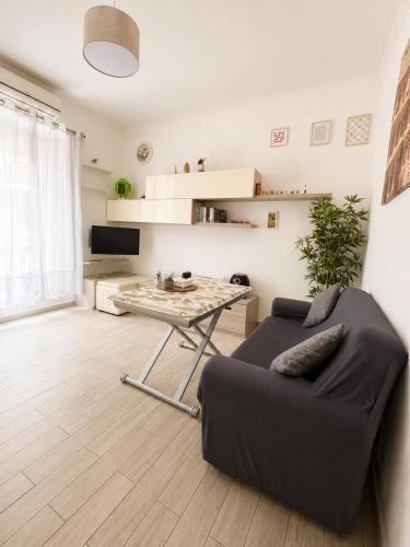 Mirti Patio Apartment - Tap to explore photos