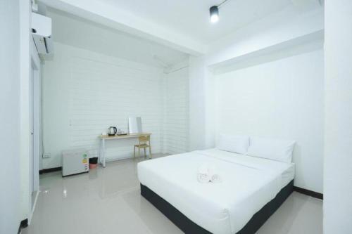 Bob House Khaosan - บ็อบเฮ้าท์ พระนคร Room Type - Queen Room
